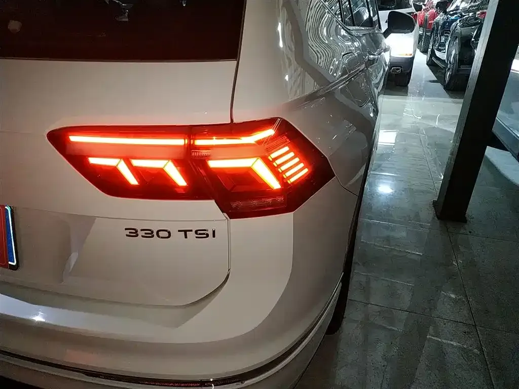 Volkswagen Tiguan L 2022 из CN, фото 3