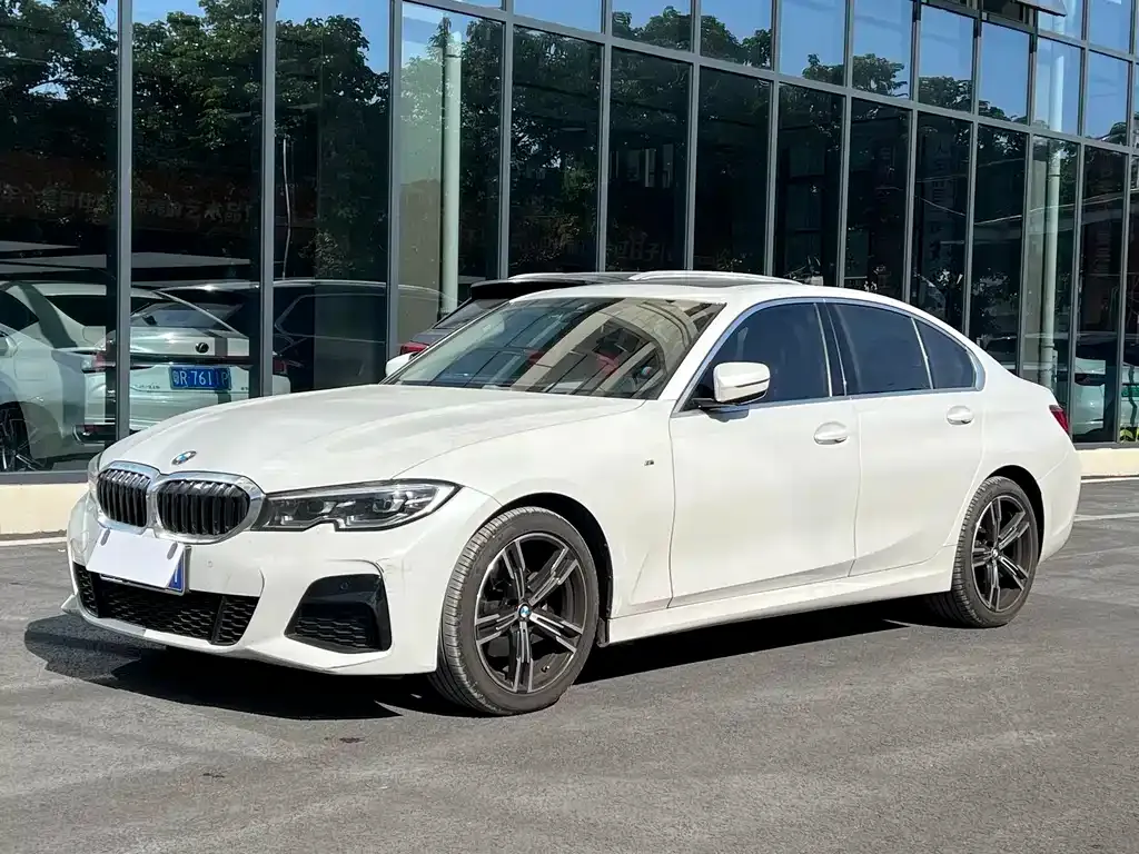 BMW 3 Series 2022 из CN, фото 1