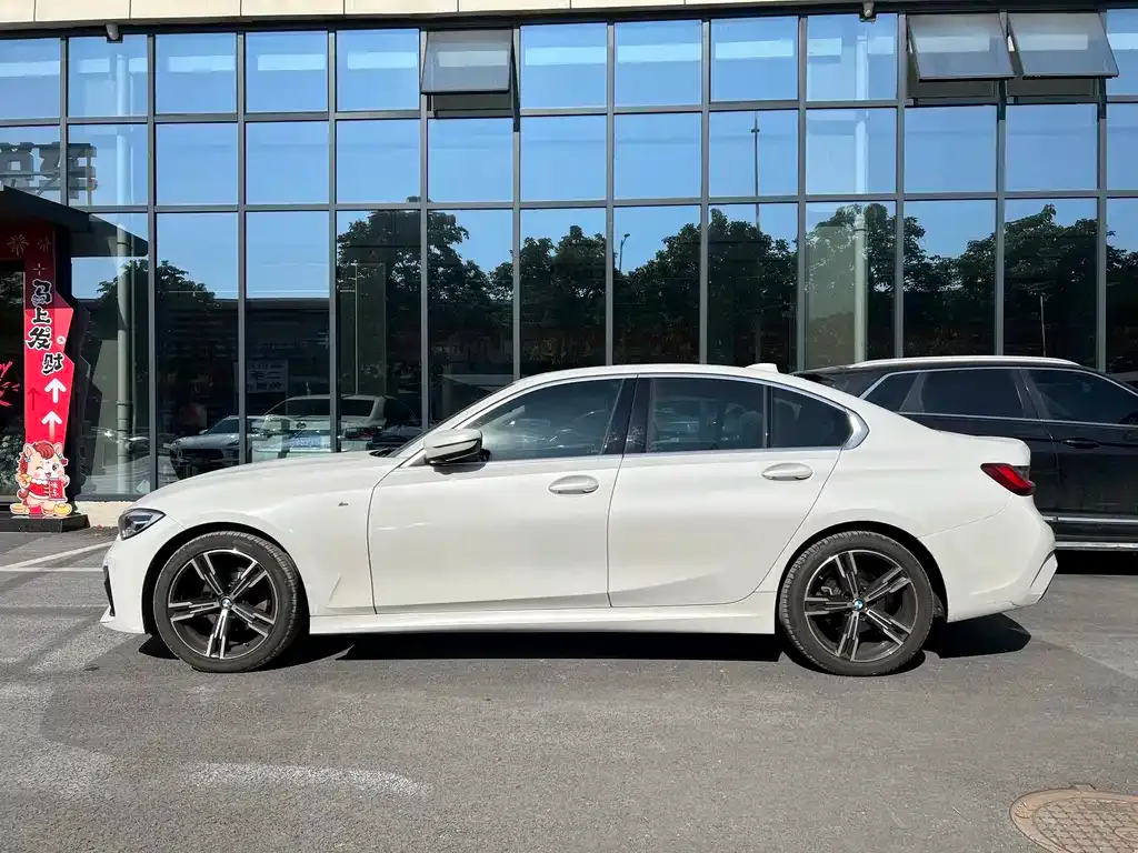 BMW 3 Series 2022 из CN, фото 9