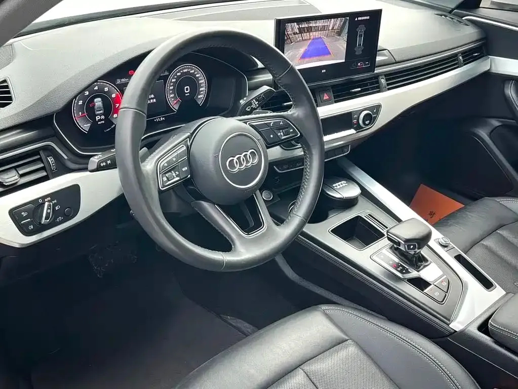 Audi A4L 2021 из CN, фото 4