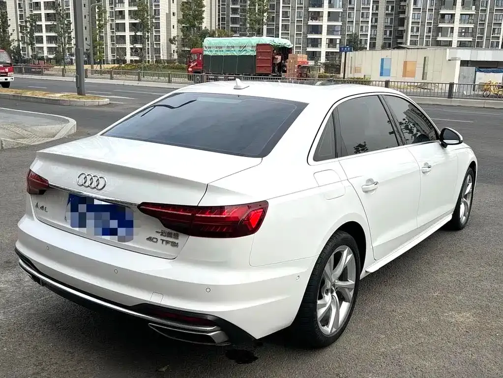 Audi A4L 2021 из CN, фото 6