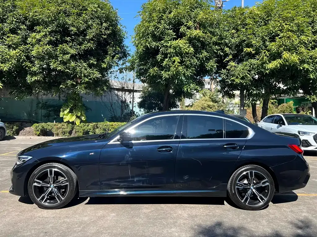 BMW 3 Series 2022 из CN, фото 10