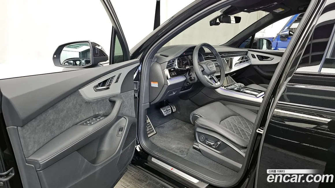 Audi Q7 2025 из KR, фото 9