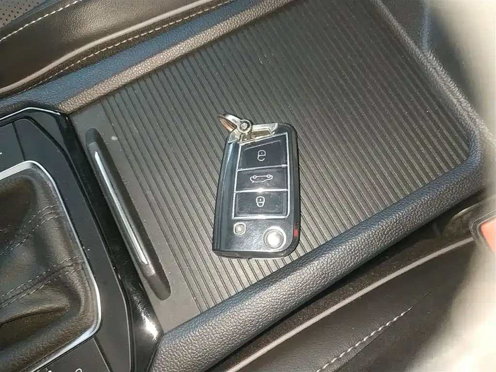 Volkswagen Sagitar 2023 из CN, фото 10