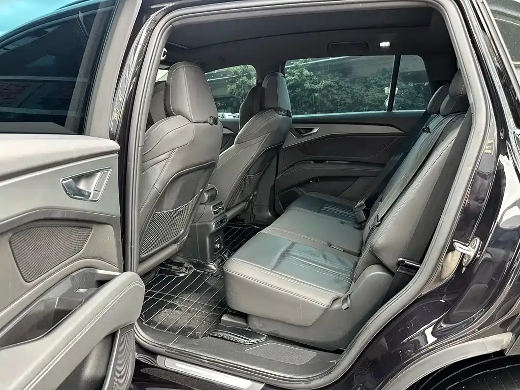 Audi Q5 e-tron 2024 из CN, фото 5