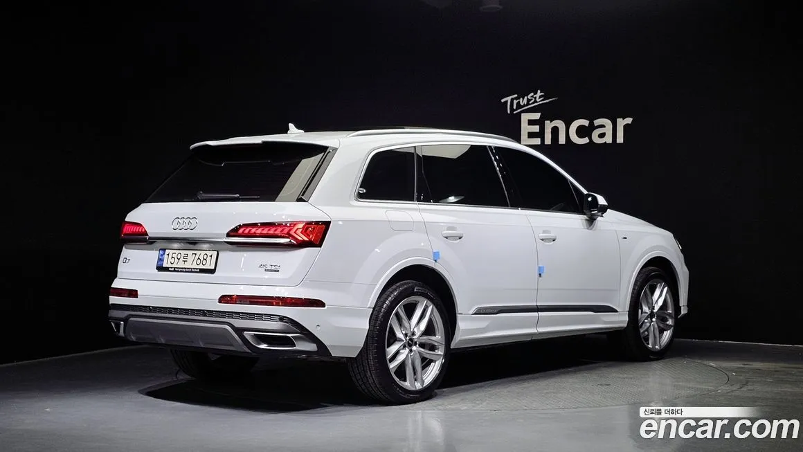 Audi Q7 2023 из KR, фото 2