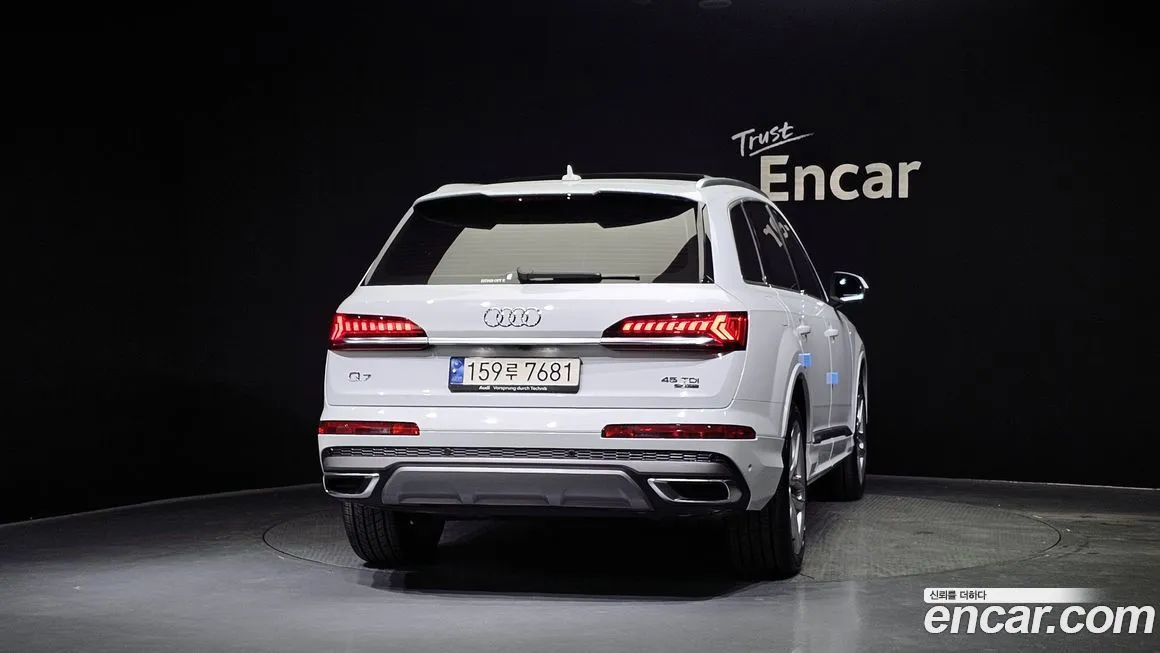 Audi Q7 2023 из KR, фото 5