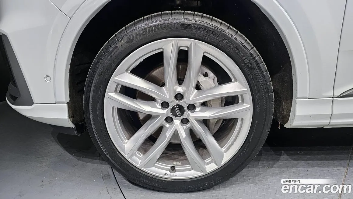 Audi Q7 2023 из KR, фото 4
