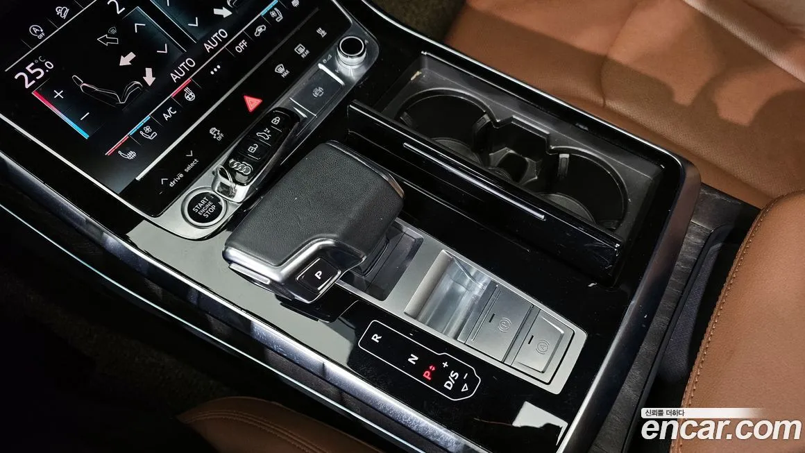 Audi Q7 2023 из KR, фото 7