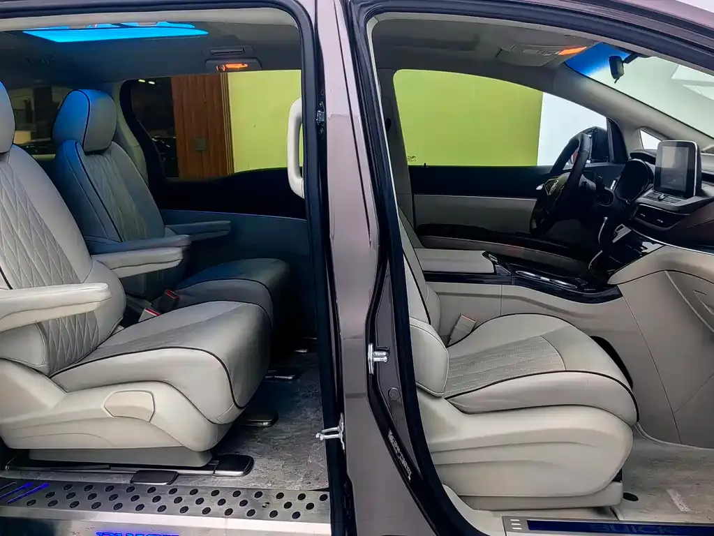 Buick GL8 2023 из CN, фото 8