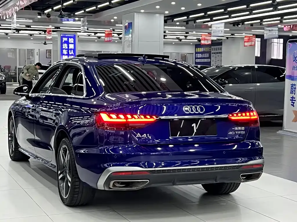 Audi A4L 2021 из CN, фото 6
