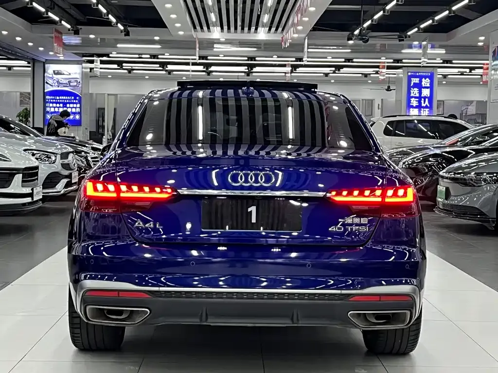 Audi A4L 2021 из CN, фото 10