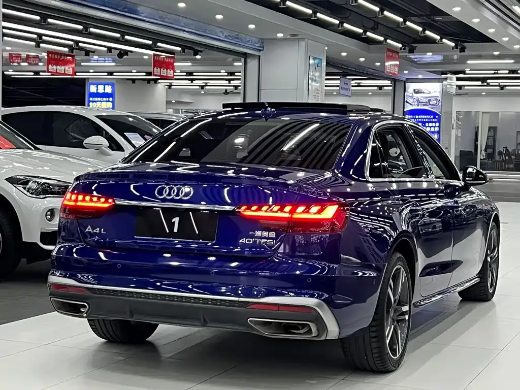 Audi A4L 2021 из CN, фото 9