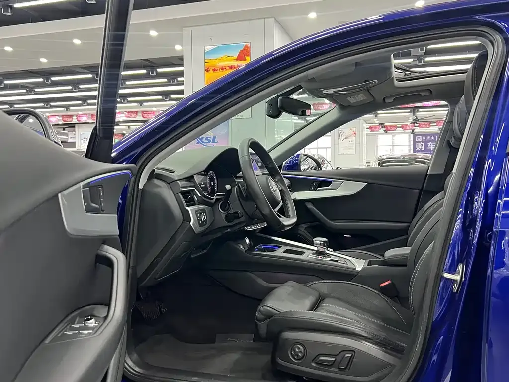 Audi A4L 2021 из CN, фото 7