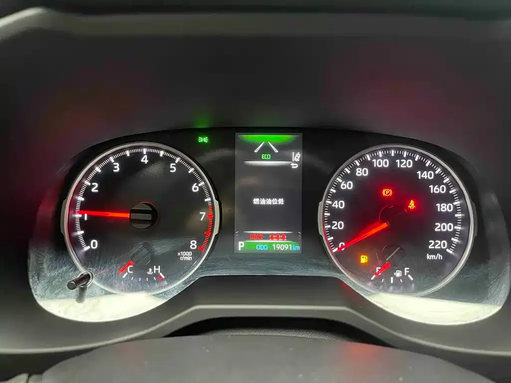 Toyota RAV4 2023 из CN, фото 6
