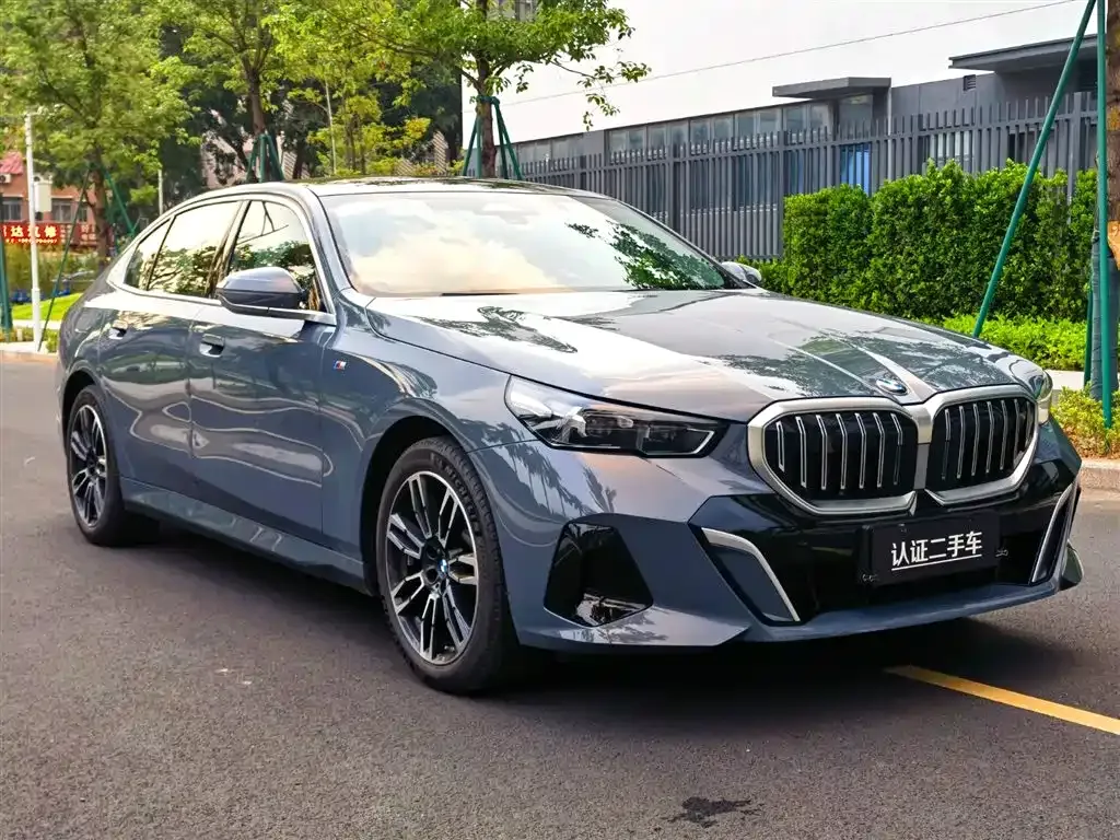 BMW 5 Series 2025 из CN, фото 3