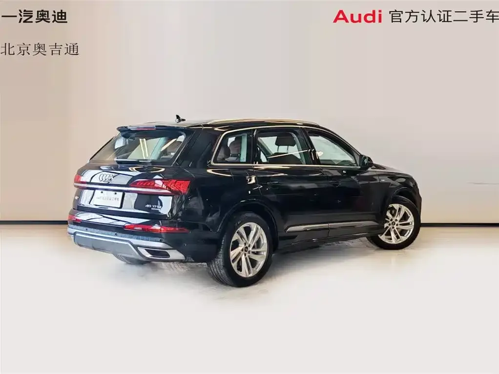 Audi Q7 2024 из CN, фото 3