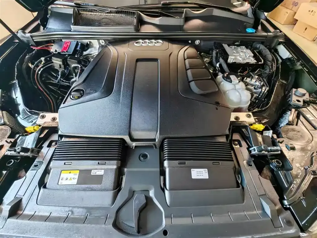 Audi Q7 2024 из CN, фото 10