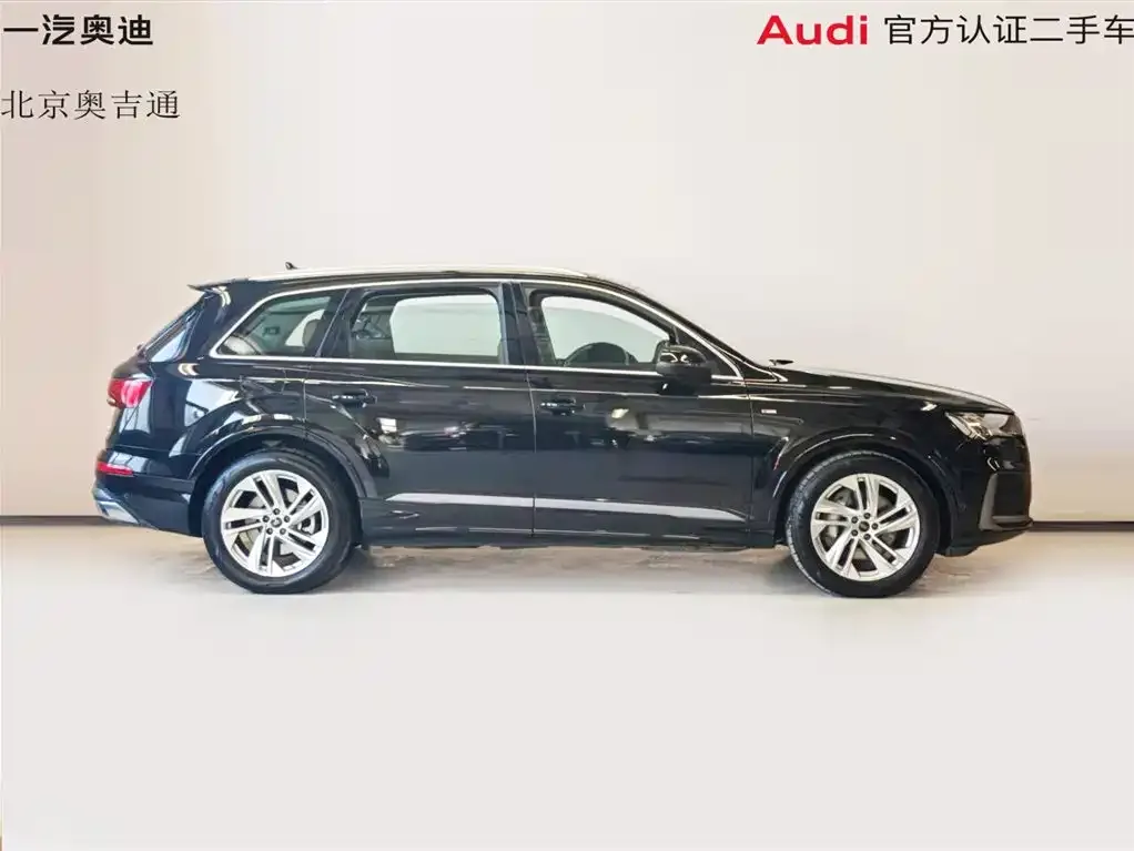 Audi Q7 2024 из CN, фото 6