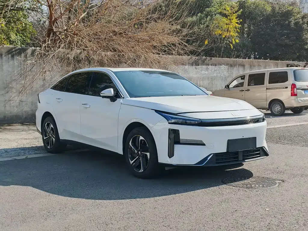 Geely Galaxy L6 2025 из CN, фото 8
