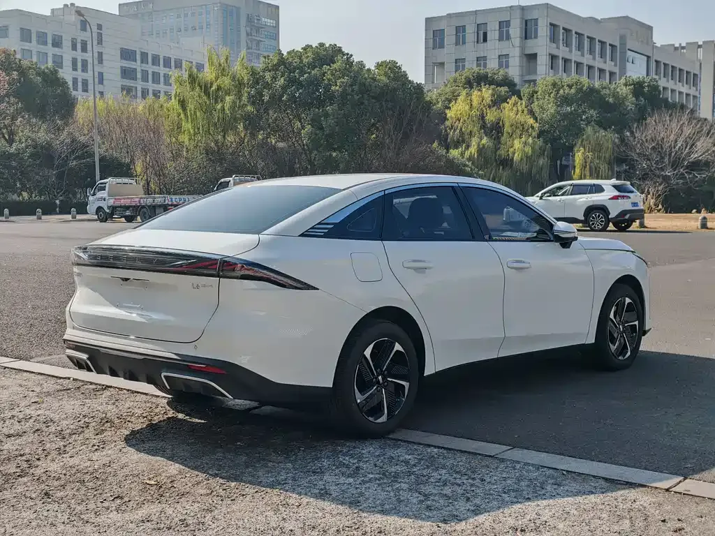 Geely Galaxy L6 2025 из CN, фото 9