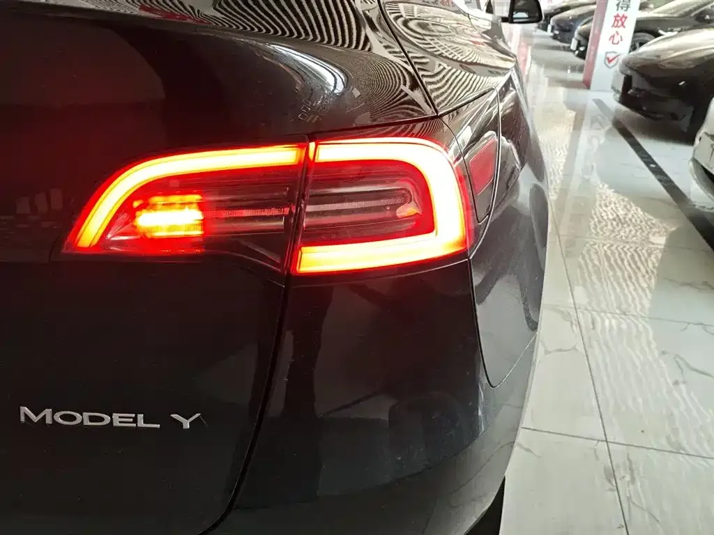 Tesla Model Y 2024 из CN, фото 10