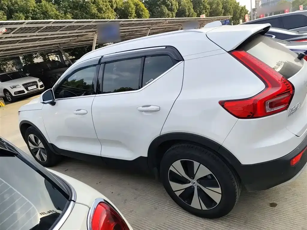 Volvo XC40 2024 из CN, фото 4