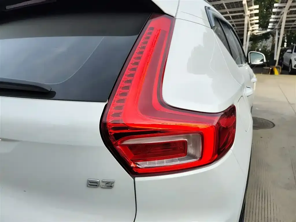 Volvo XC40 2024 из CN, фото 3