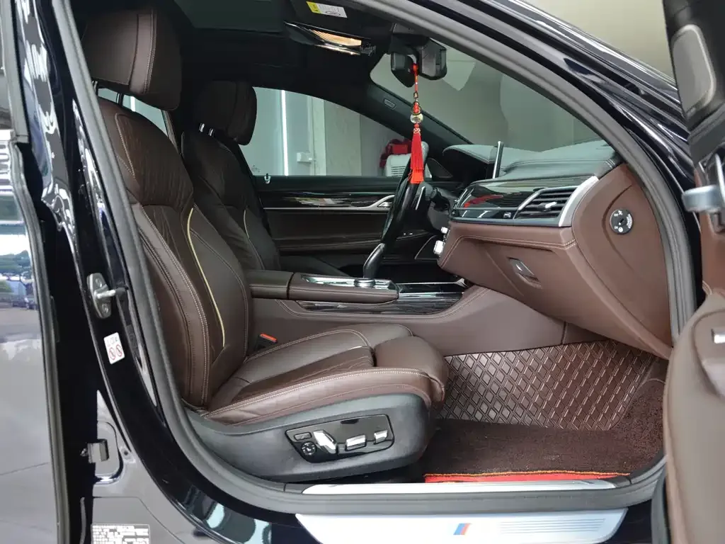 BMW 7 Series 2022 из CN, фото 4