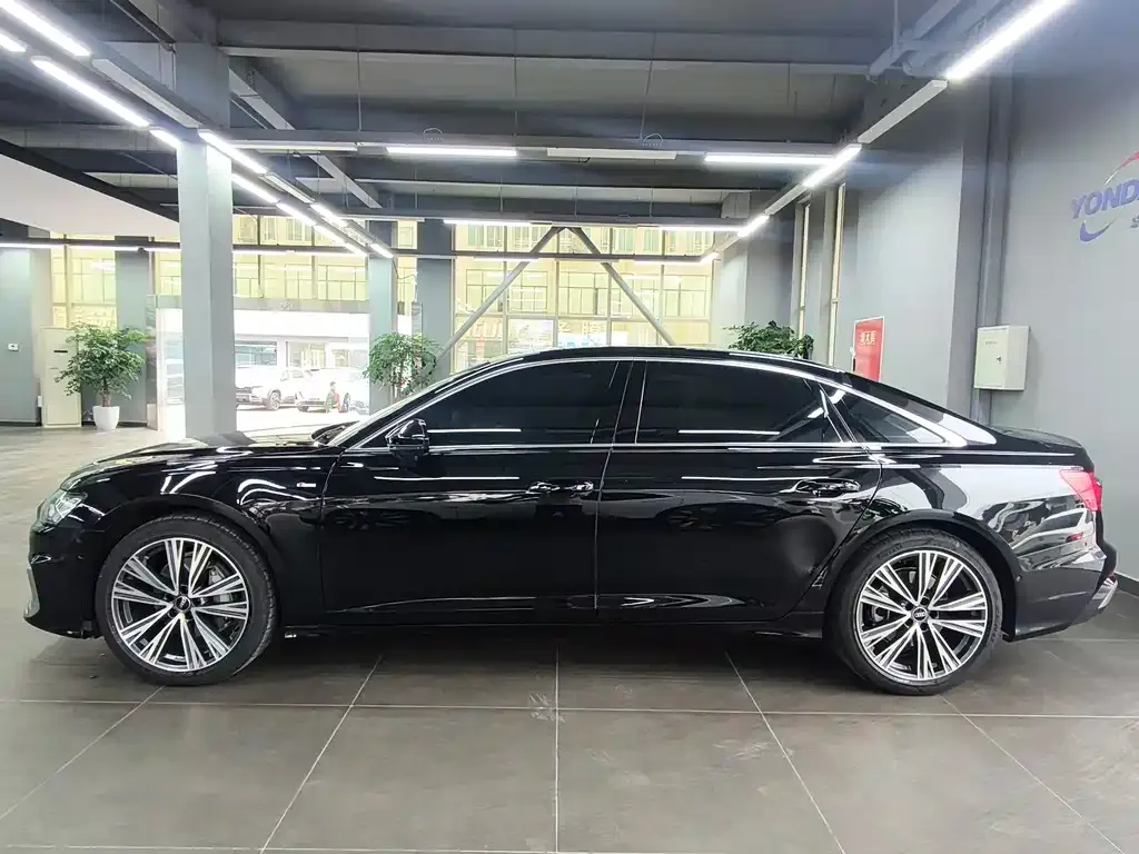 Audi A6L 2023 из CN, фото 9