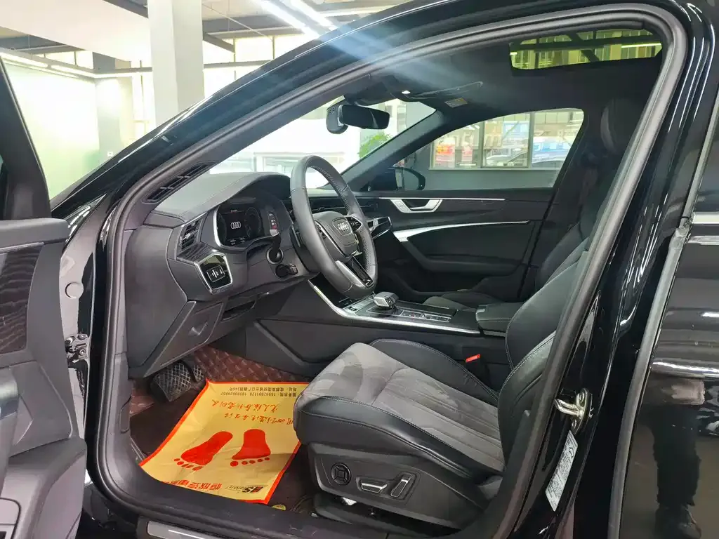 Audi A6L 2023 из CN, фото 6