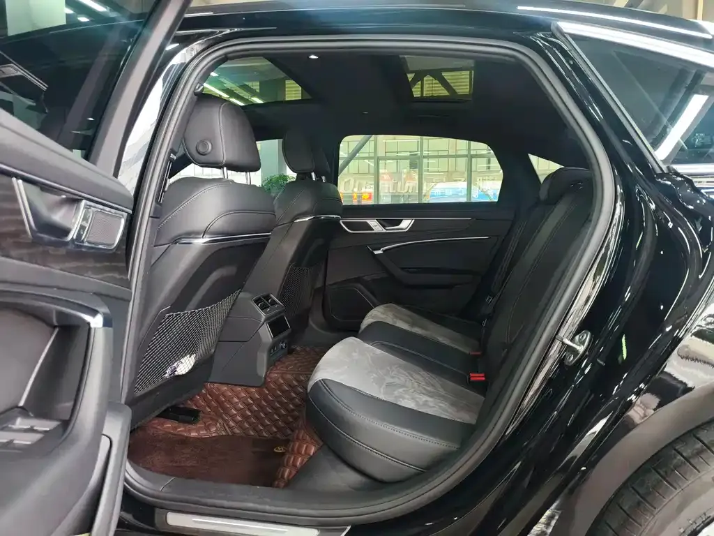Audi A6L 2023 из CN, фото 3