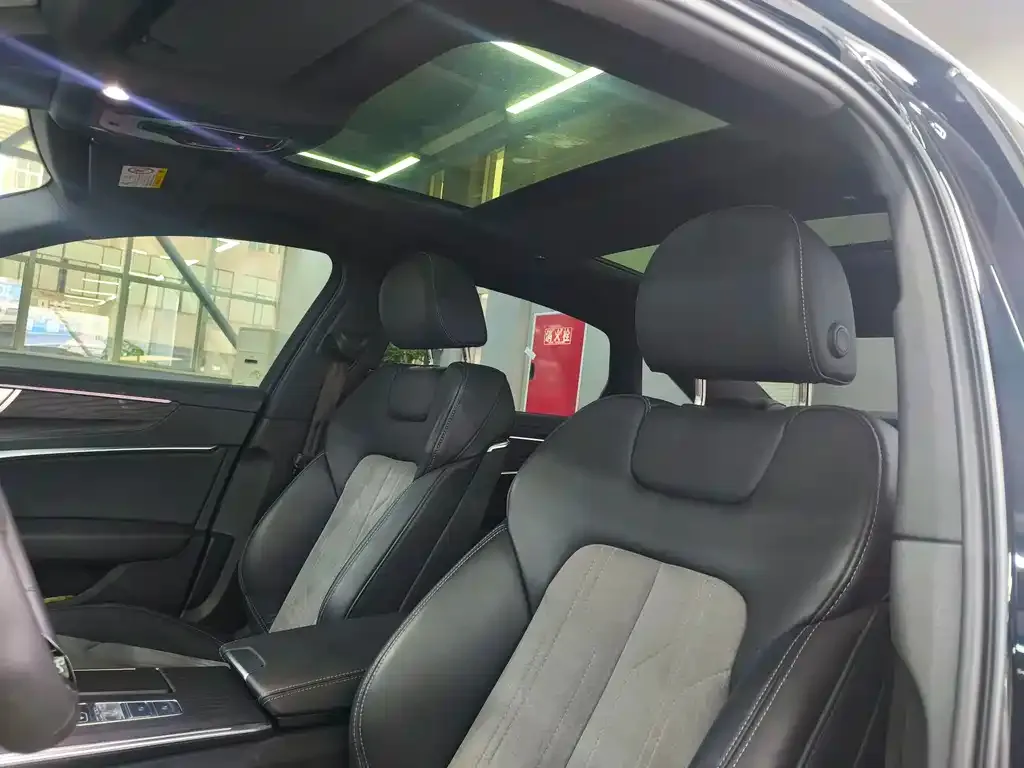 Audi A6L 2023 из CN, фото 8