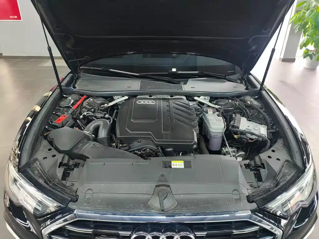 Audi A6L 2023 из CN, фото 10