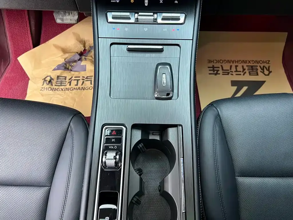 Lincoln Corsair 2025 из CN, фото 10