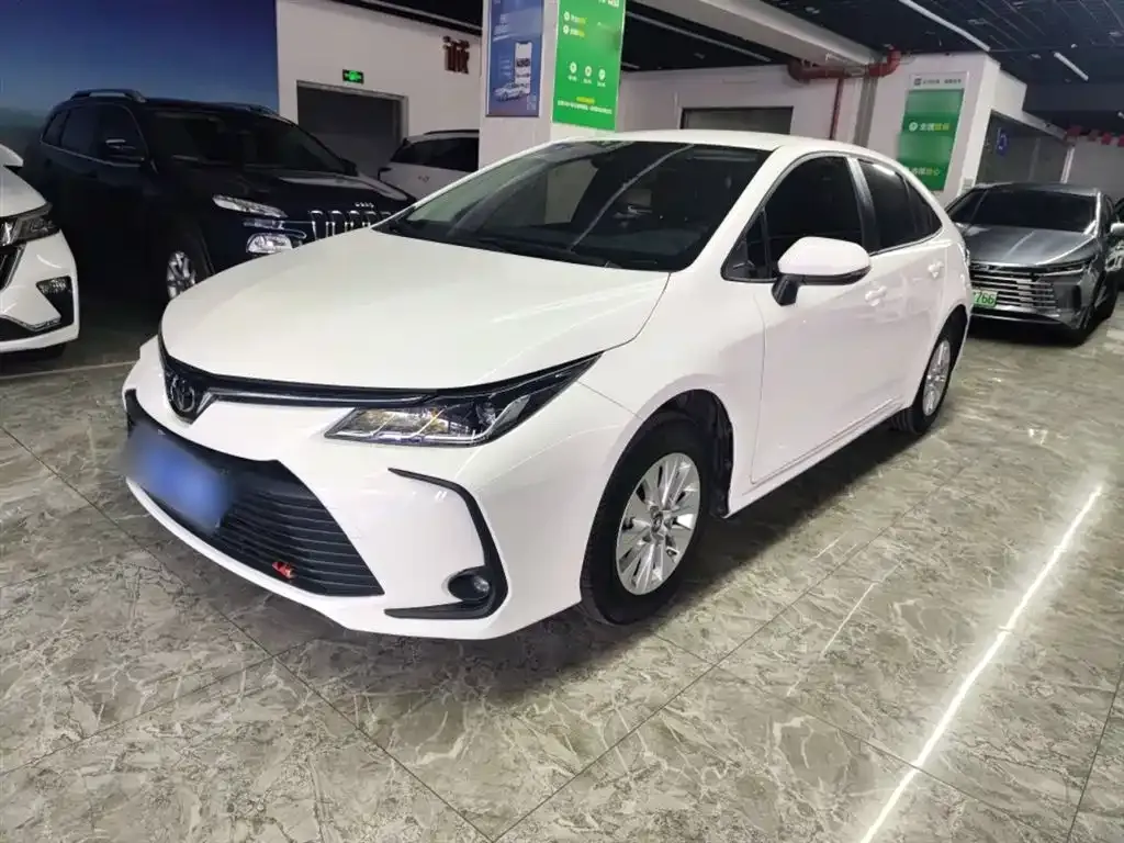 Toyota Corolla 2023 из CN, фото 1