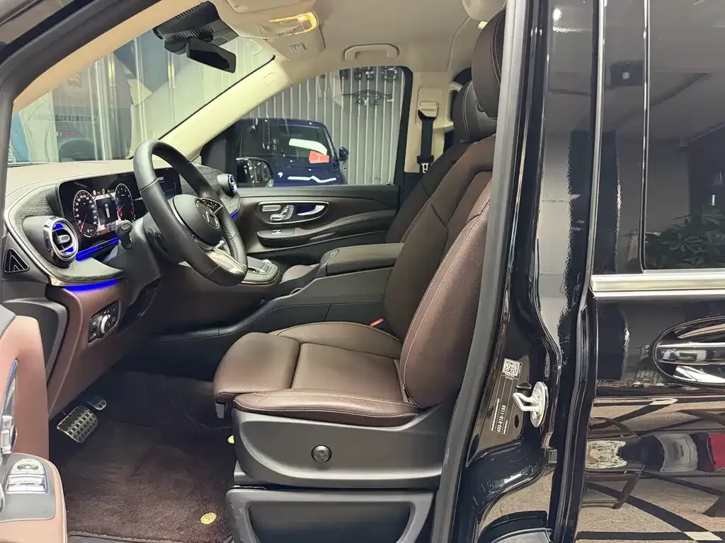 Mercedes-Benz V-Class 2025 из CN, фото 5