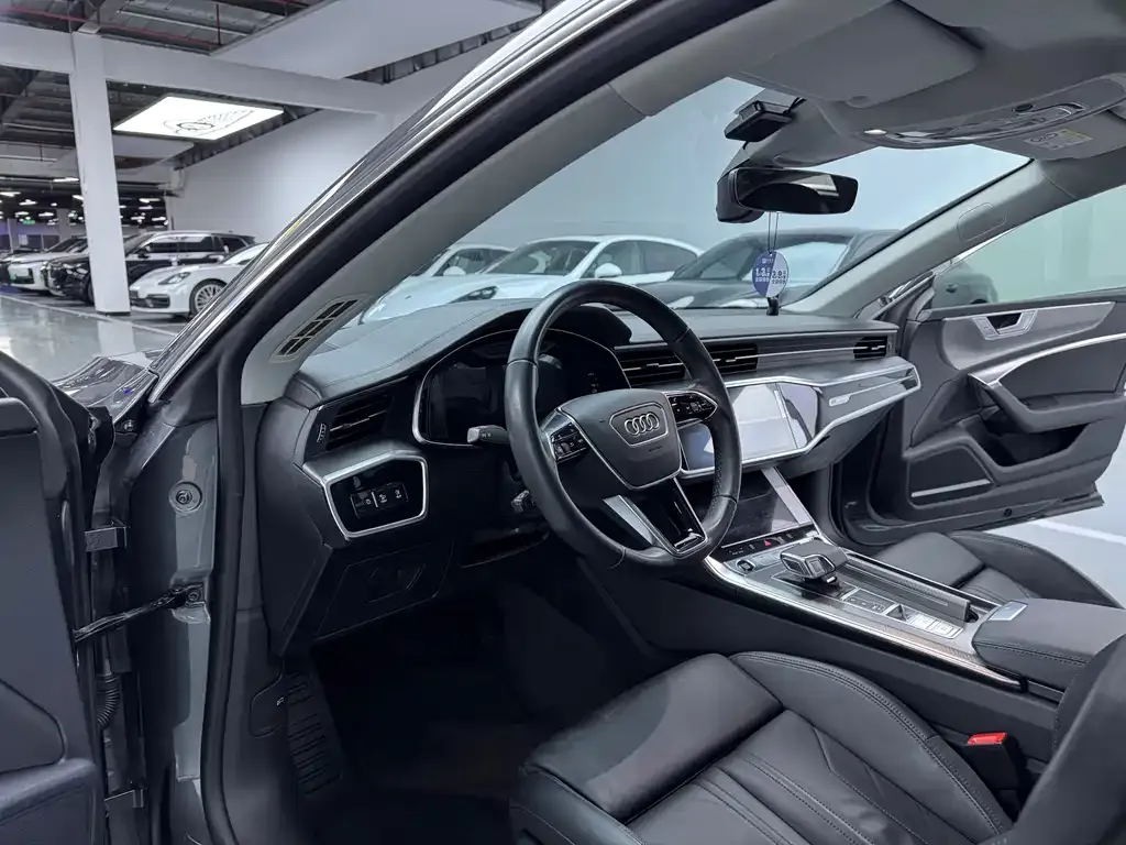 Audi A7 — фото 2