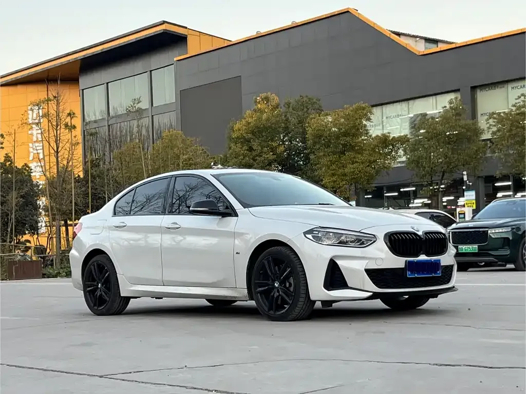 BMW 1 Series 2023 из CN, фото 7