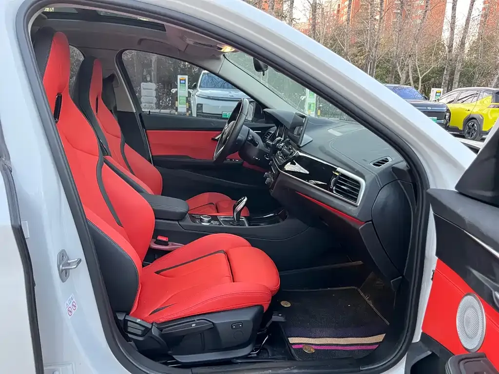BMW 1 Series 2023 из CN, фото 5