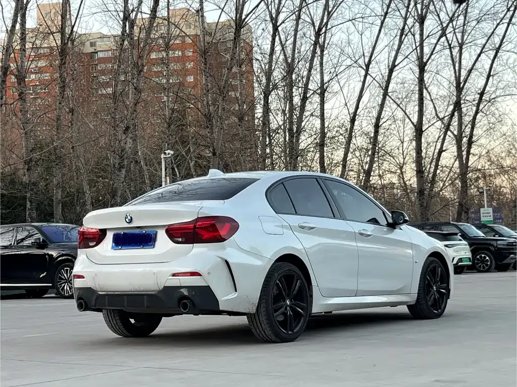 BMW 1 Series 2023 из CN, фото 9