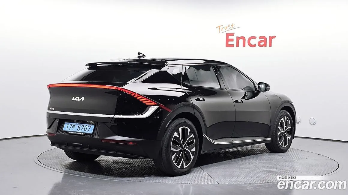Kia EV6 2023 из KR, фото 2