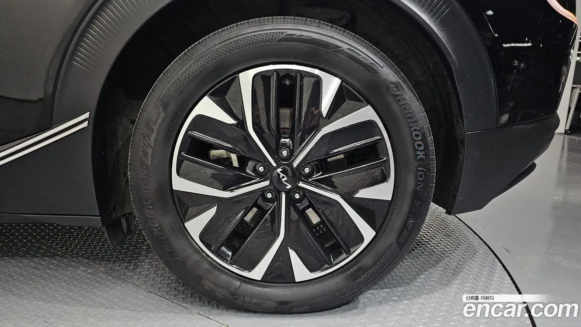 Kia EV6 2023 из KR, фото 10