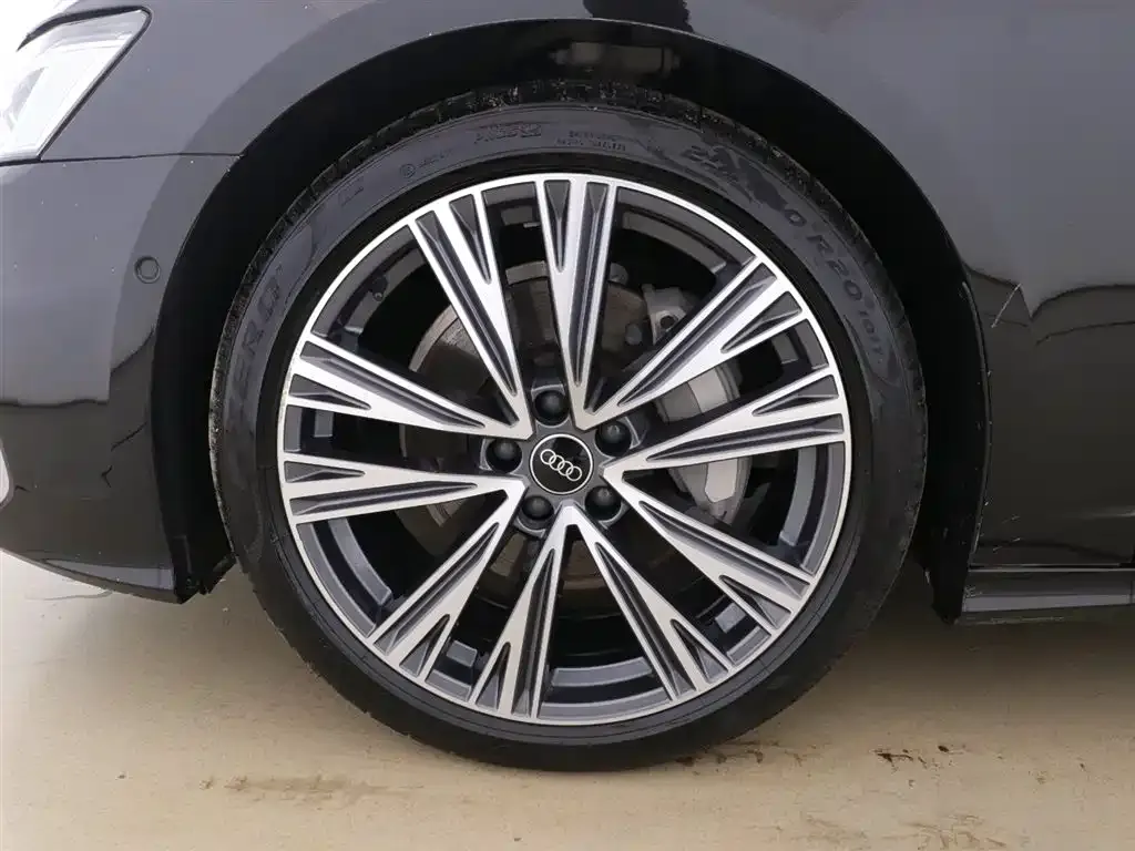 Audi A6L 2024 из CN, фото 5