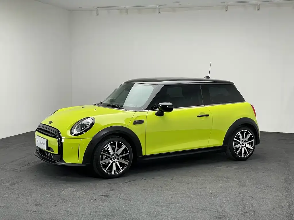 MINI Cooper (3-door) 2023 из CN, фото 2