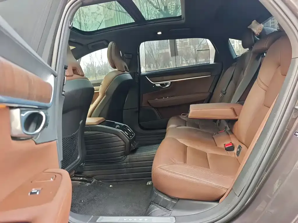 Volvo S90 2022 из CN, фото 4