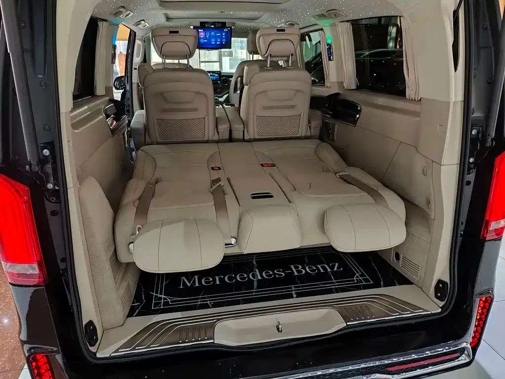 Mercedes-Benz V-Class 2024 из CN, фото 3