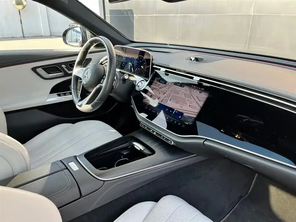 Mercedes-Benz E-Class 2024 из CN, фото 3