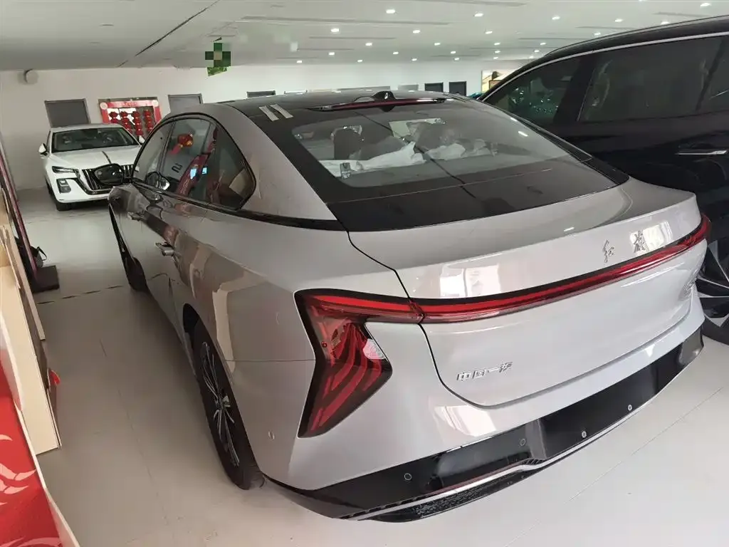 Hongqi EH7 2025 из CN, фото 5