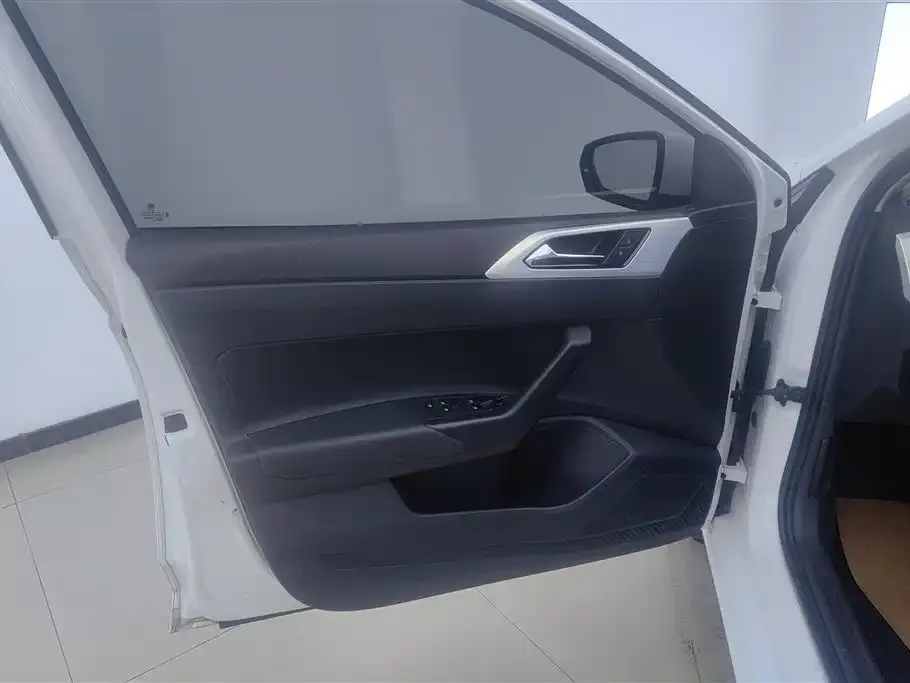Volkswagen Polo 2023 из CN, фото 8